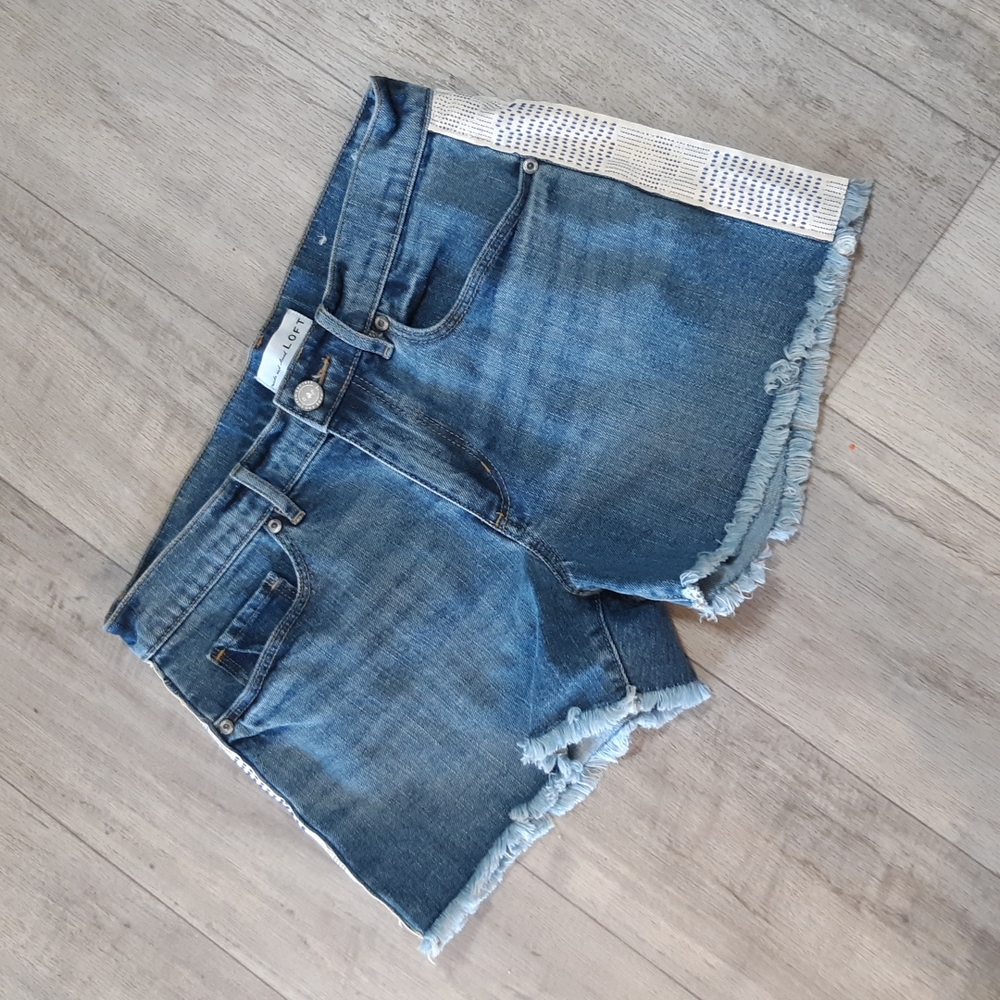 Womens Shorts LOFT Jean cut off shorts denim with Side accent Sz 26/2